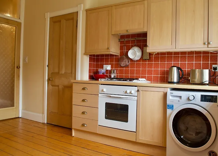 Spacious 1 Bedroom Stockbridge Flat