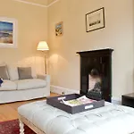 Spacious 1 Bedroom Stockbridge Flat
